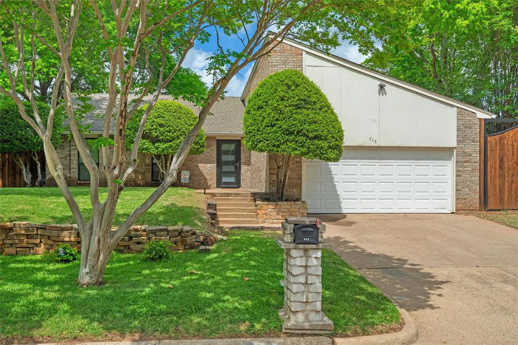 715 Hinsdale Drive, Arlington