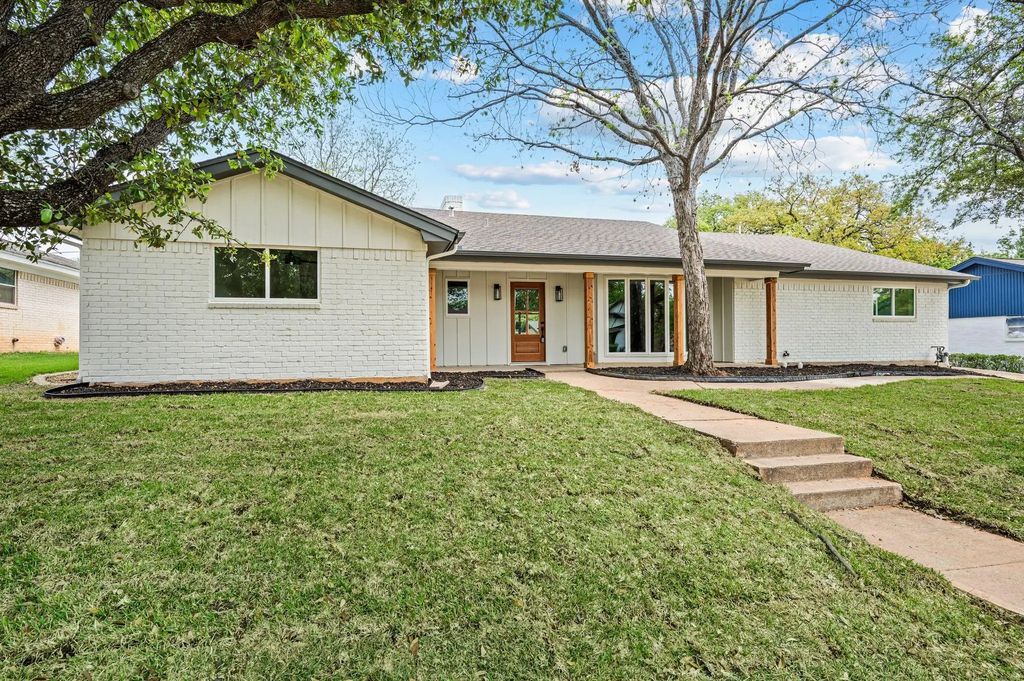 1724 Westridge Drive, Hurst