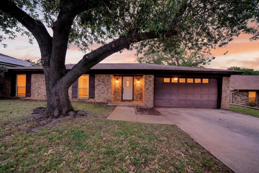 717 Steeplechase Drive, Bedford