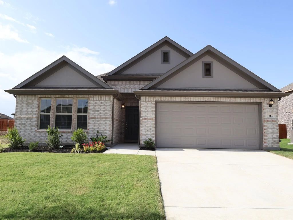 1013 Fairfax Court, Crowley