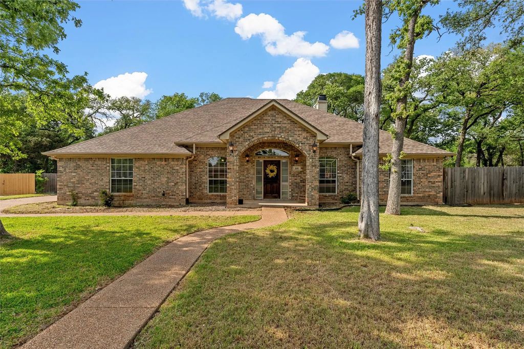 108 Hidden Oaks Drive, Waco
