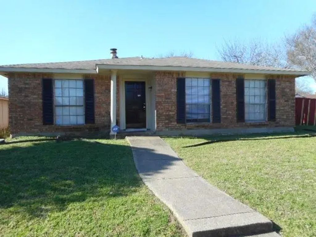 9804 Sophora Circle, Dallas