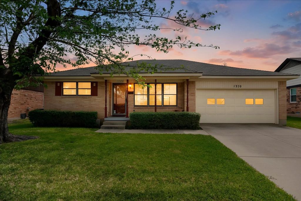1320 Lexington Drive, Garland