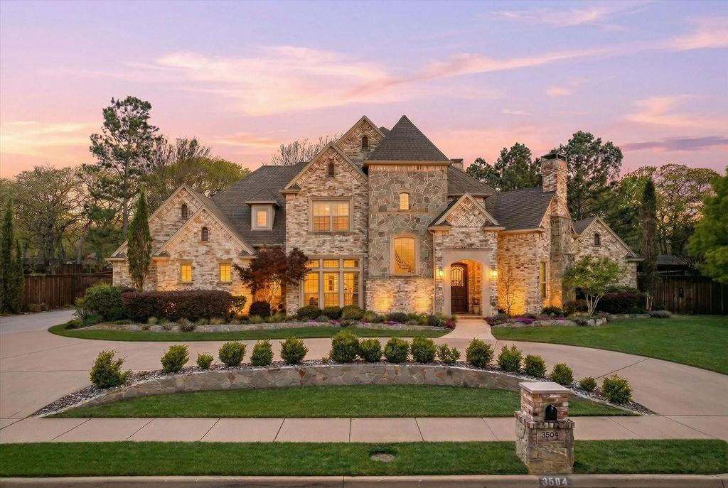 3504 Falcon Court, Denton