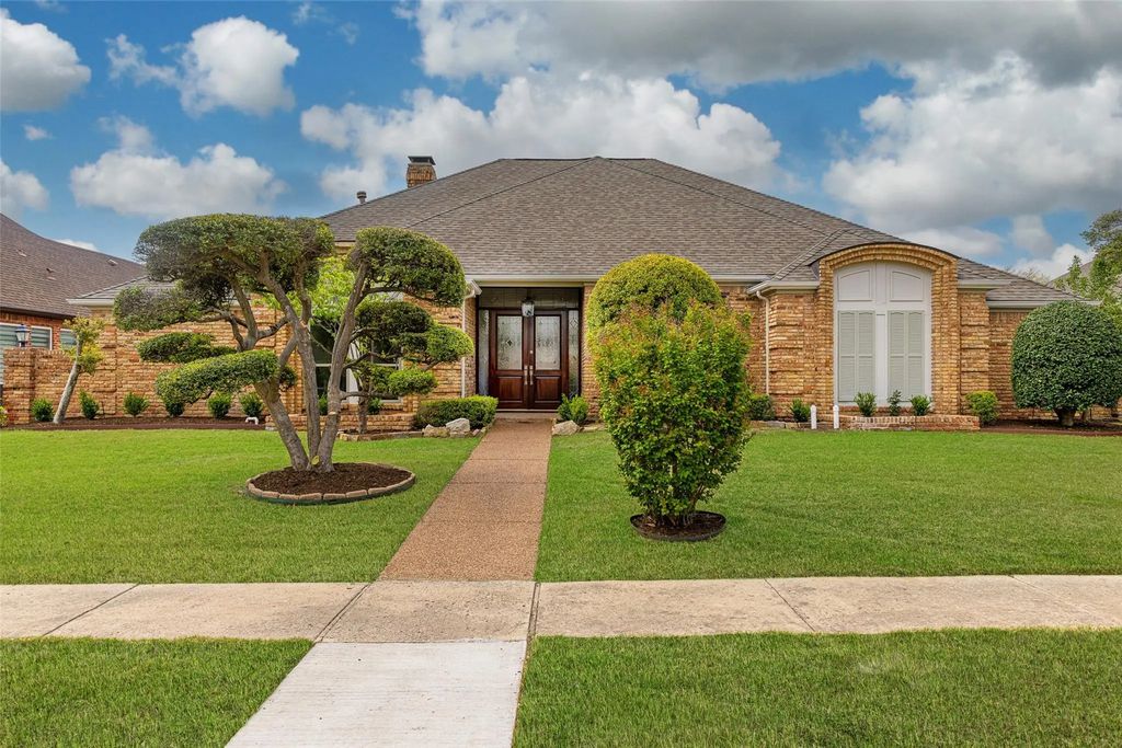 5824 Gallant Fox Lane, Plano