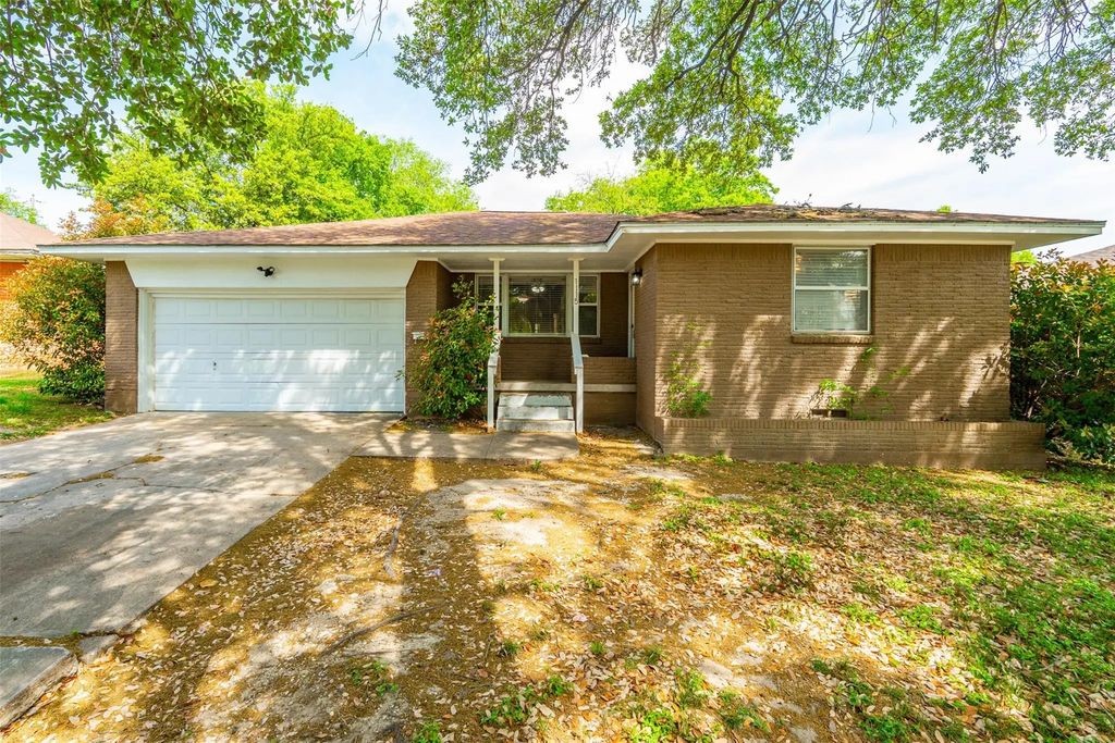 1115 Indian Creek Trail, Dallas