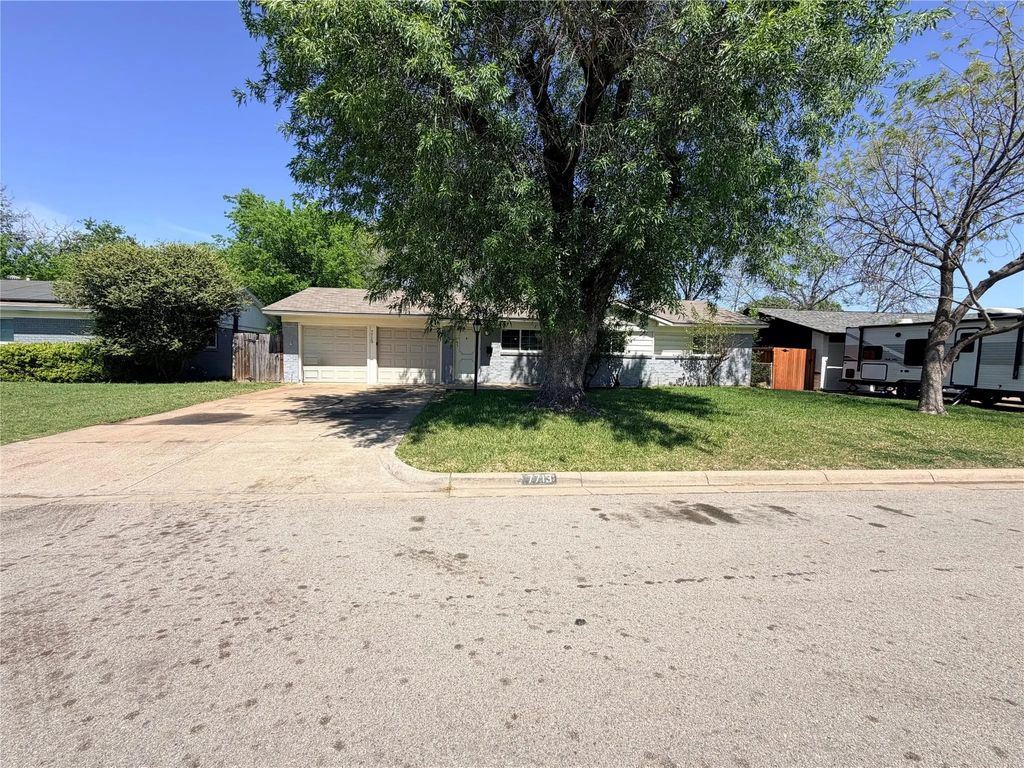 7713 Noreast Drive, North Richland Hills