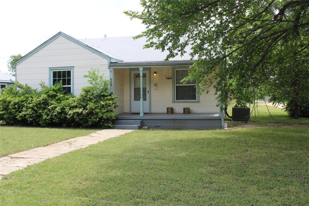 825 E North 12th Street, Abilene