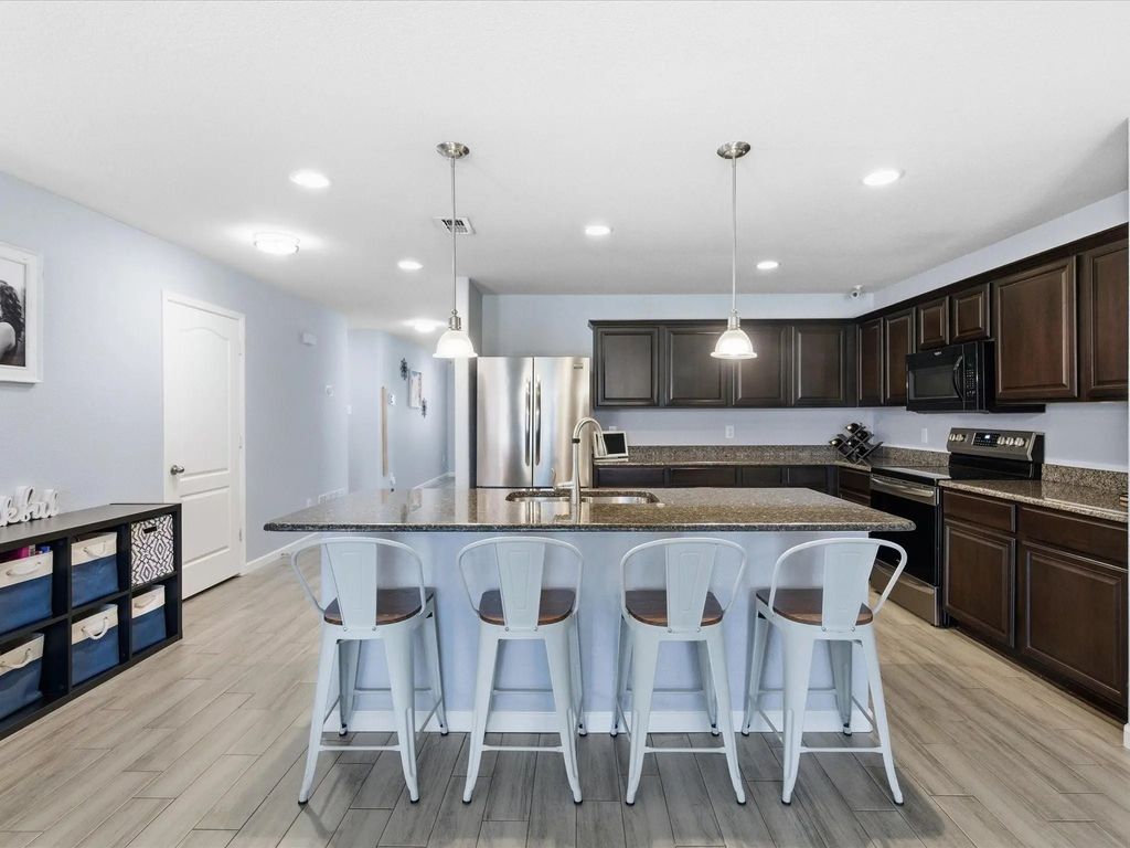 7705 Captain Lane, Fort Worth