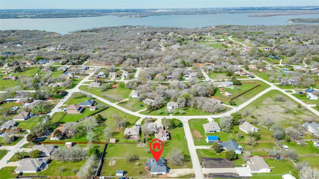 629 Concho Drive, Oak Point