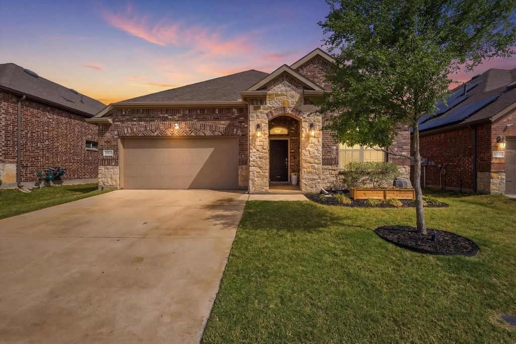 10709 Table Bluff Street, Aubrey