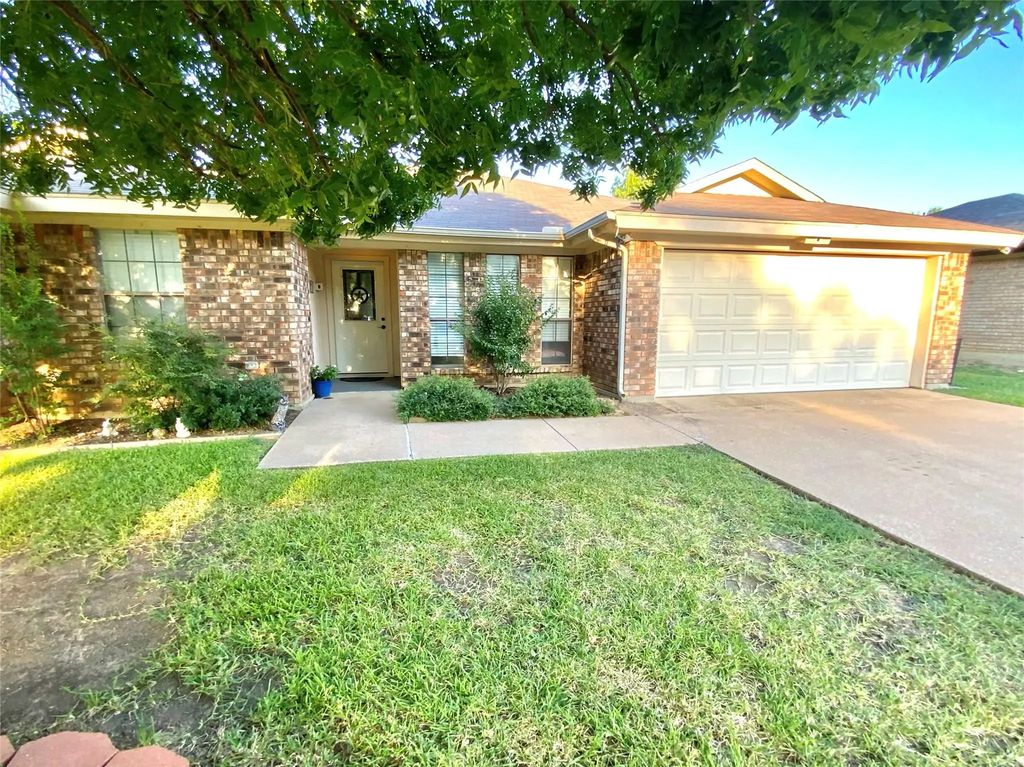 793 Santa Fe Trail, Keller