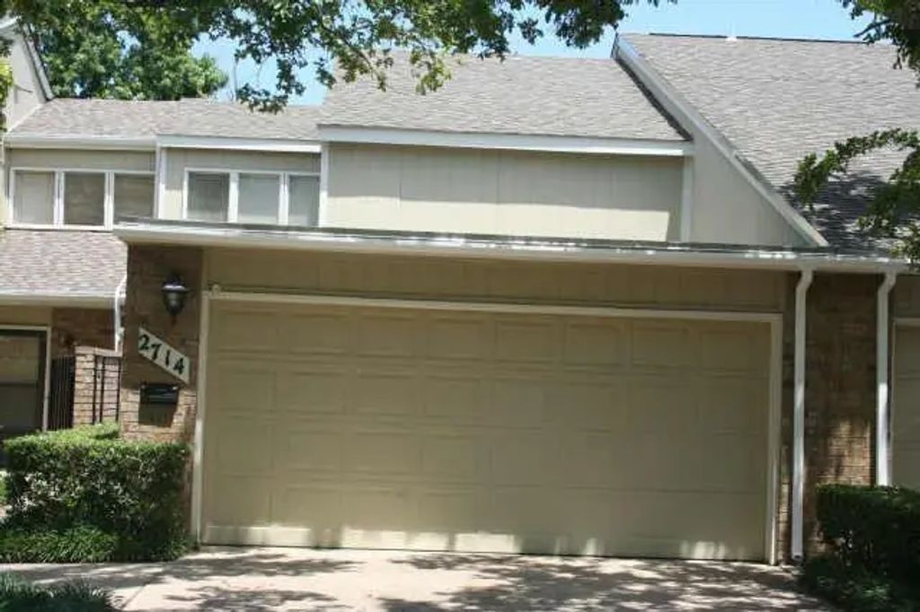 2714 Creek Wood Court, Carrollton