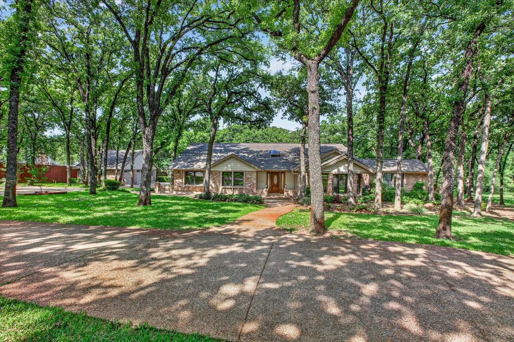 1607 N Main Street, Euless