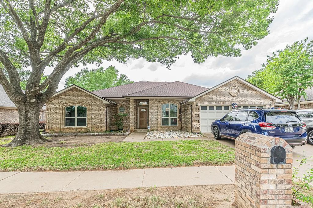 3309 Timber View Circle, Bedford