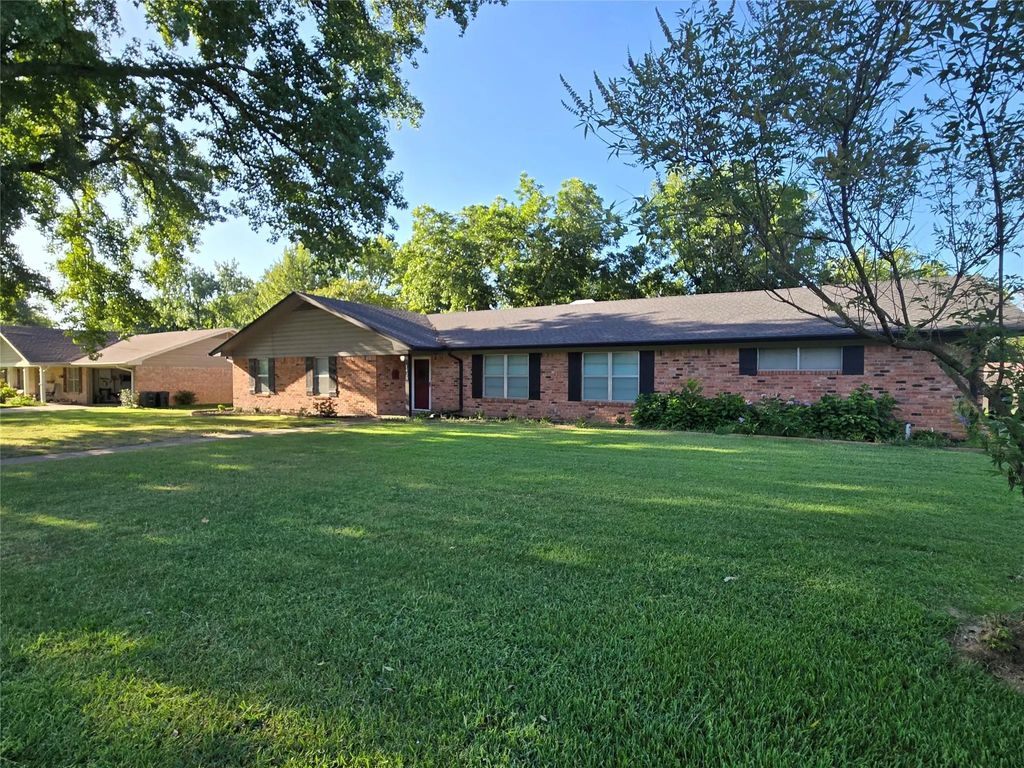 1428 Doris Drive, Sulphur Springs