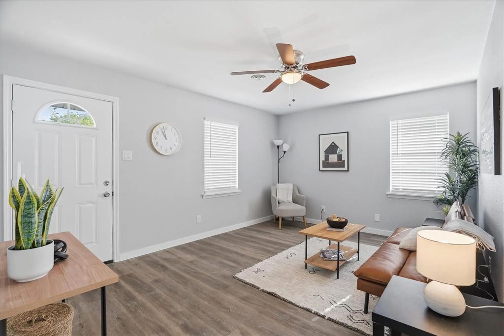 604 E 5th Street, Weatherford