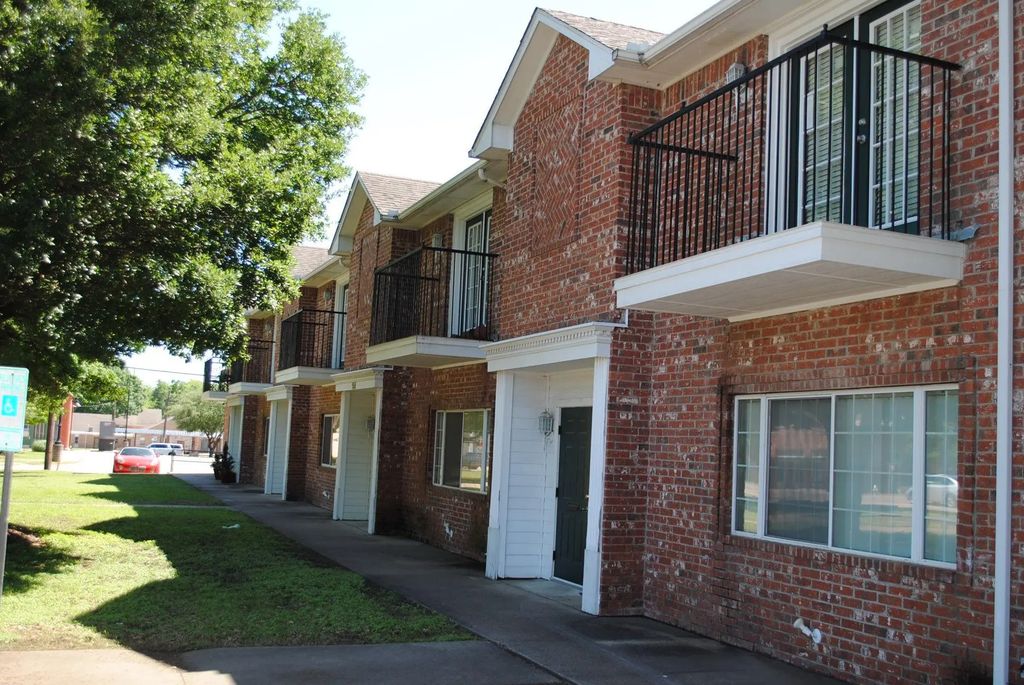 255 N Dallas Avenue, Lancaster