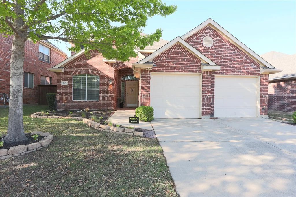 209 Park Meadows Drive, Euless