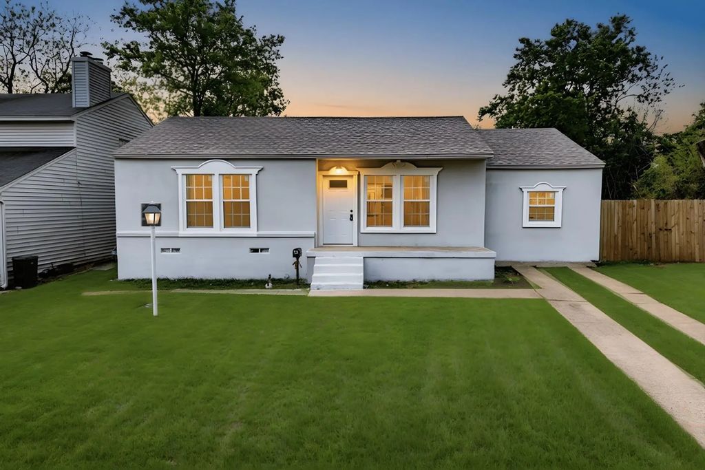 122 W 11th Street, Irving