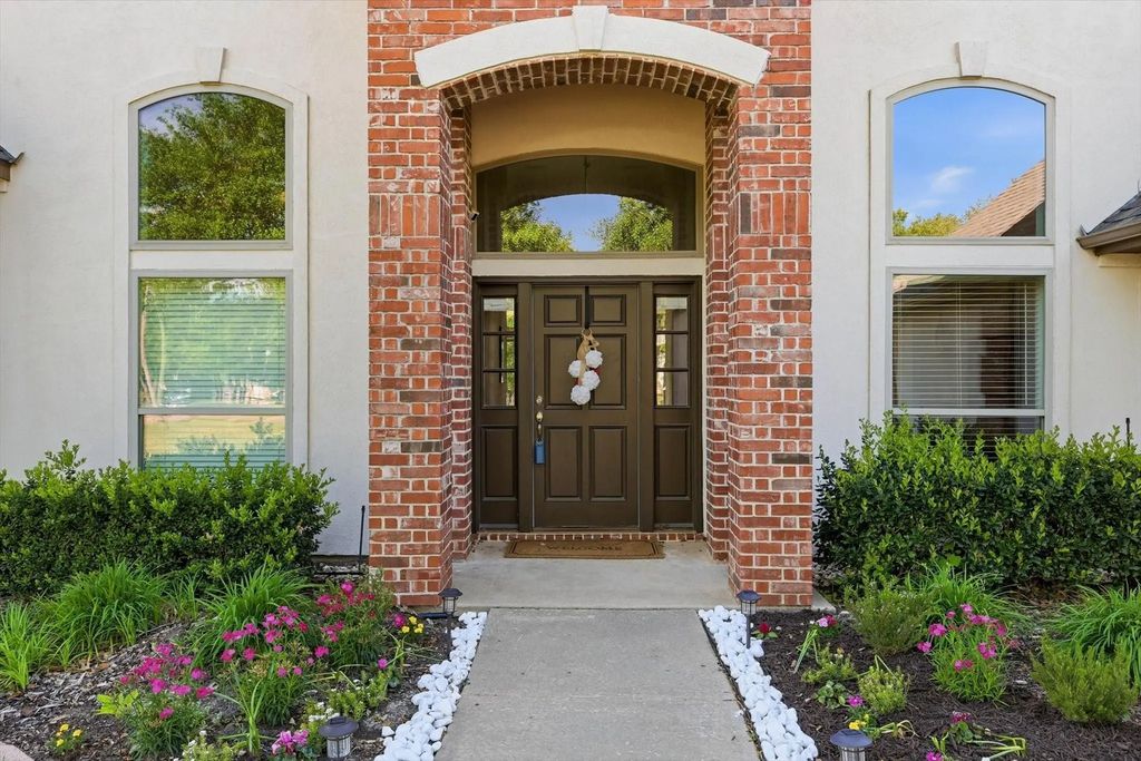 1512 Hunters Ridge Circle, Denton