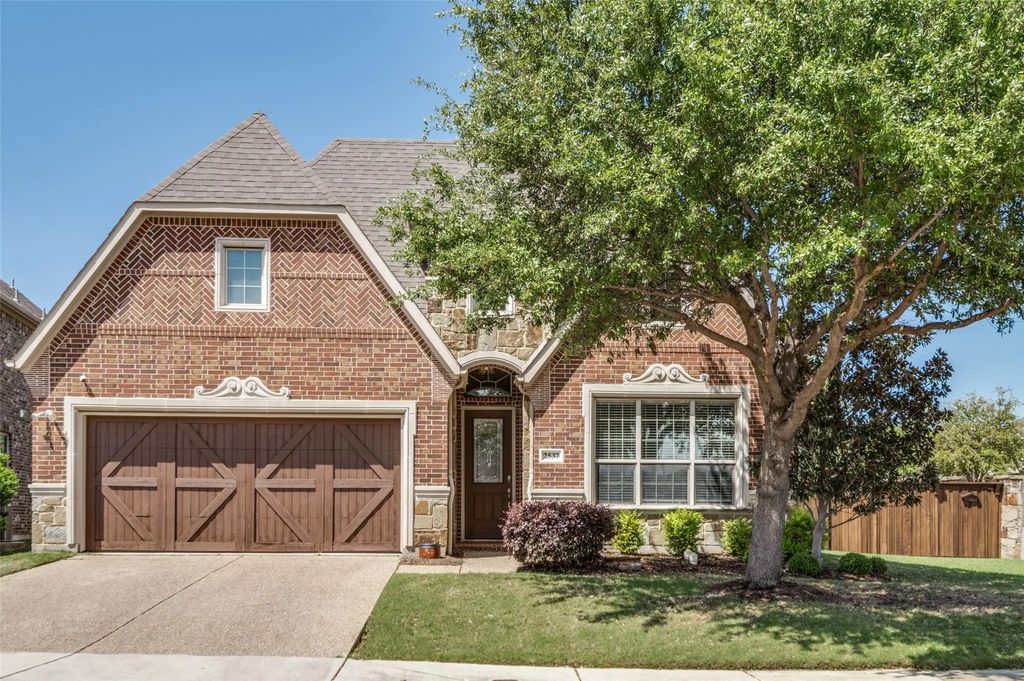 2537 Louis Lane, Lewisville