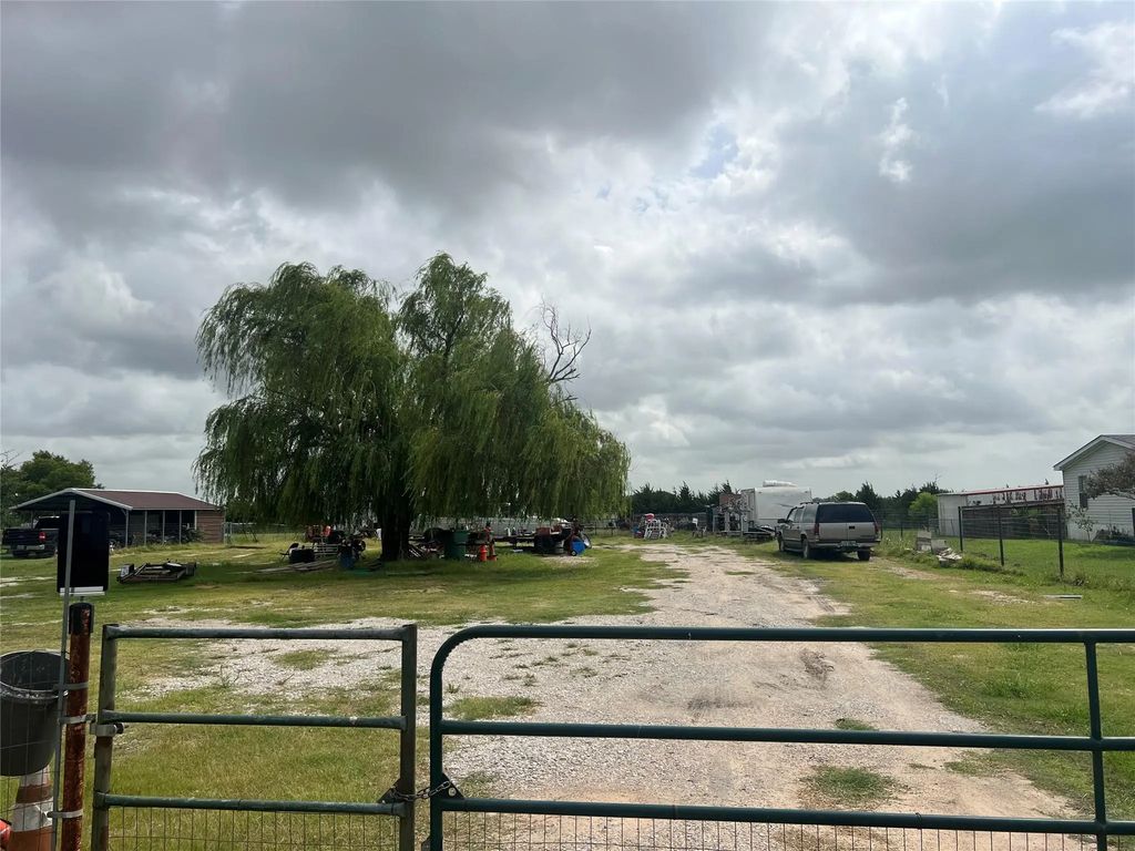 1461 County Road 697, Farmersville