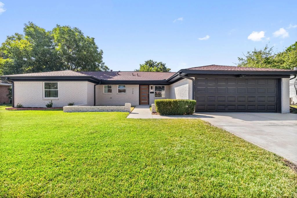 729 Finland Street, Grand Prairie