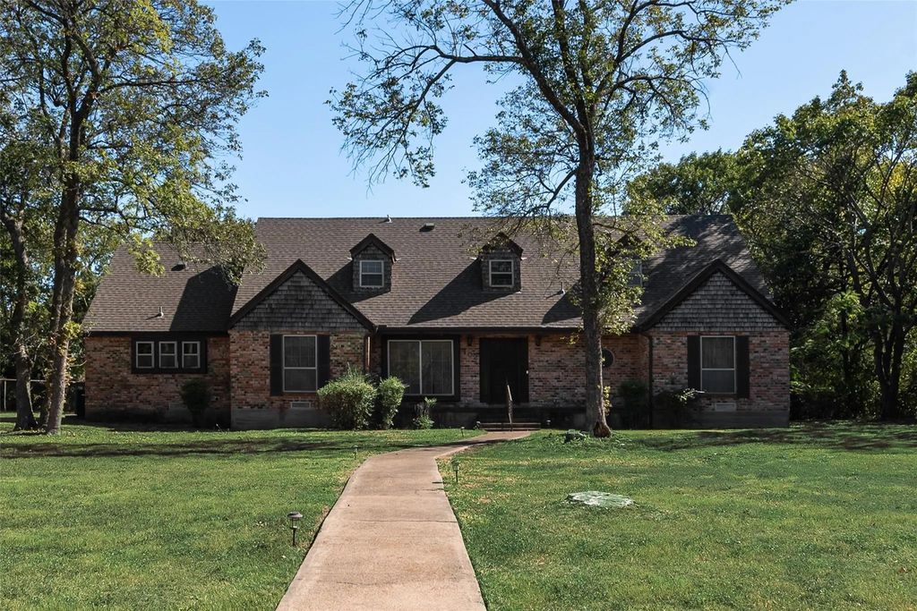 102 S Royal Oak Drive, Duncanville