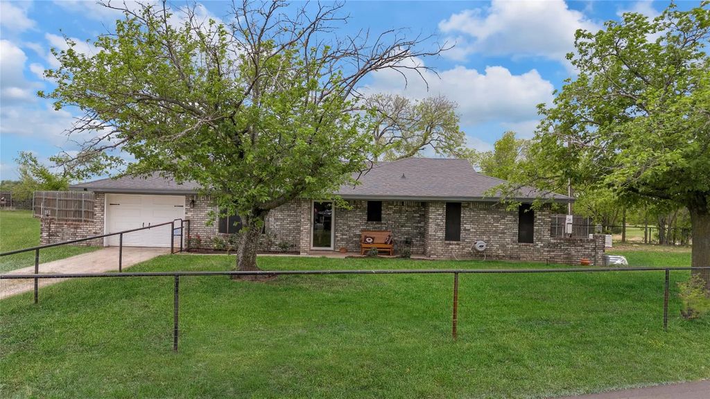 2321 County Road 2360, Decatur