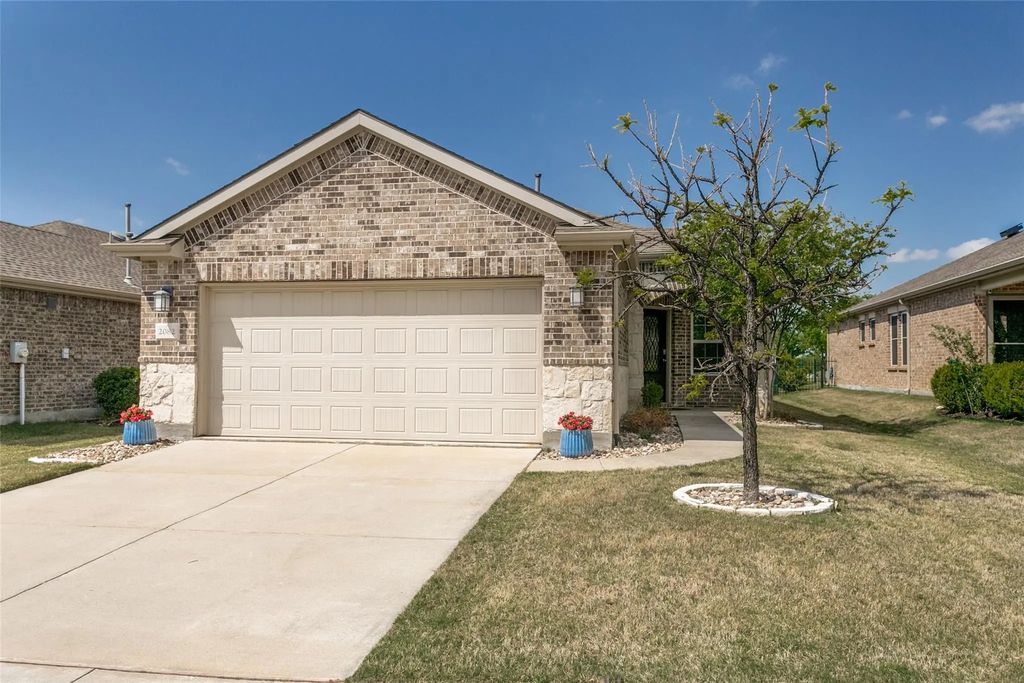 2082 Bentwater Lane, Frisco