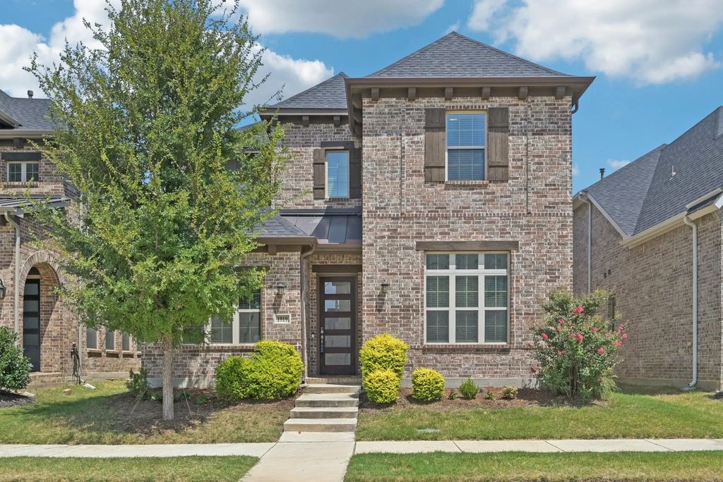 1919 Clinesmith Drive, Farmers Branch