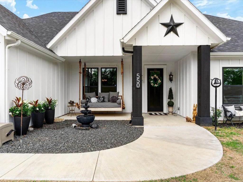 550 County Road 4109, Greenville
