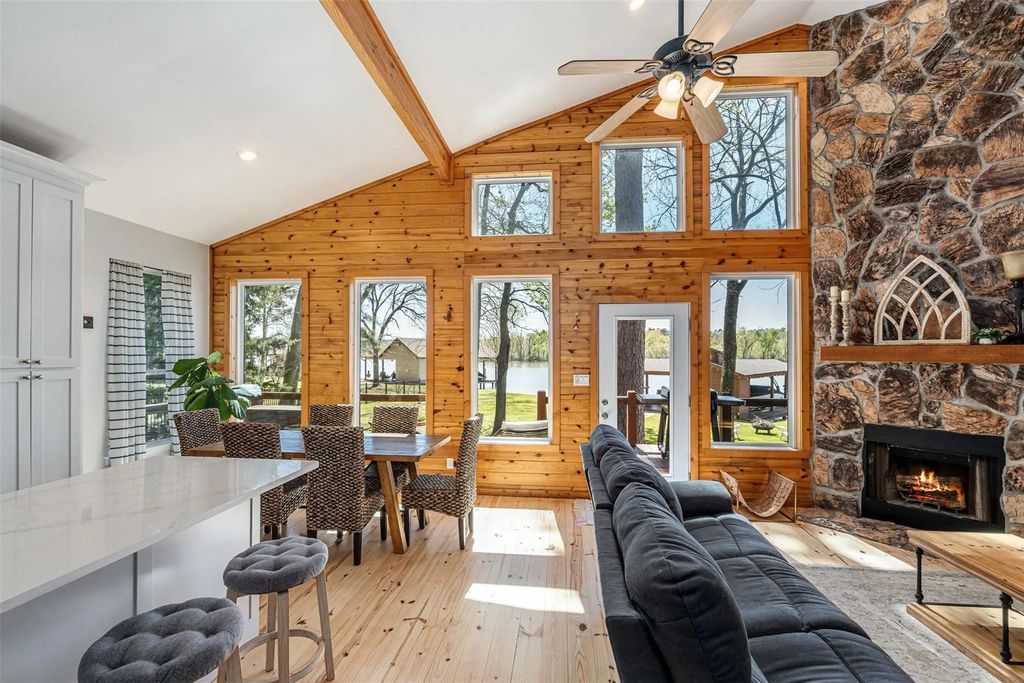551 W Eagle Point Drive, Mount Vernon