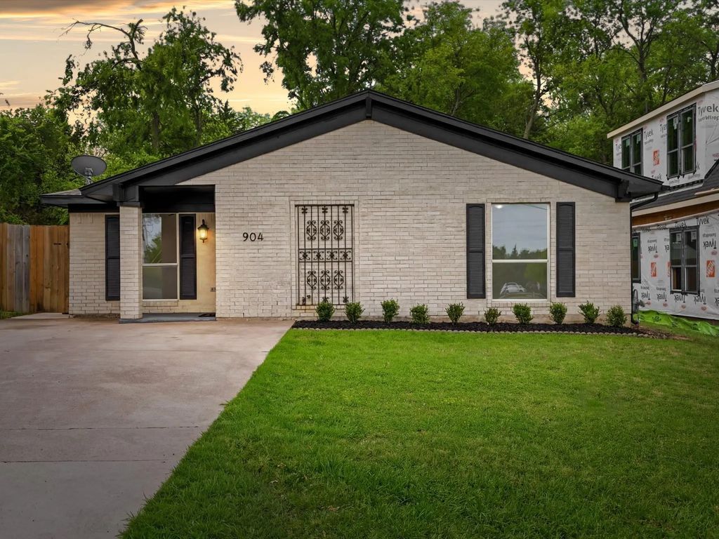 904 Aluminum Plant Road, Rockwall