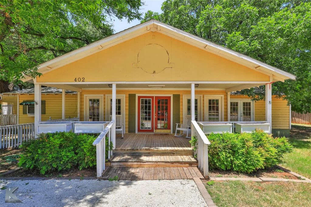 402 North Street A, Buffalo Gap