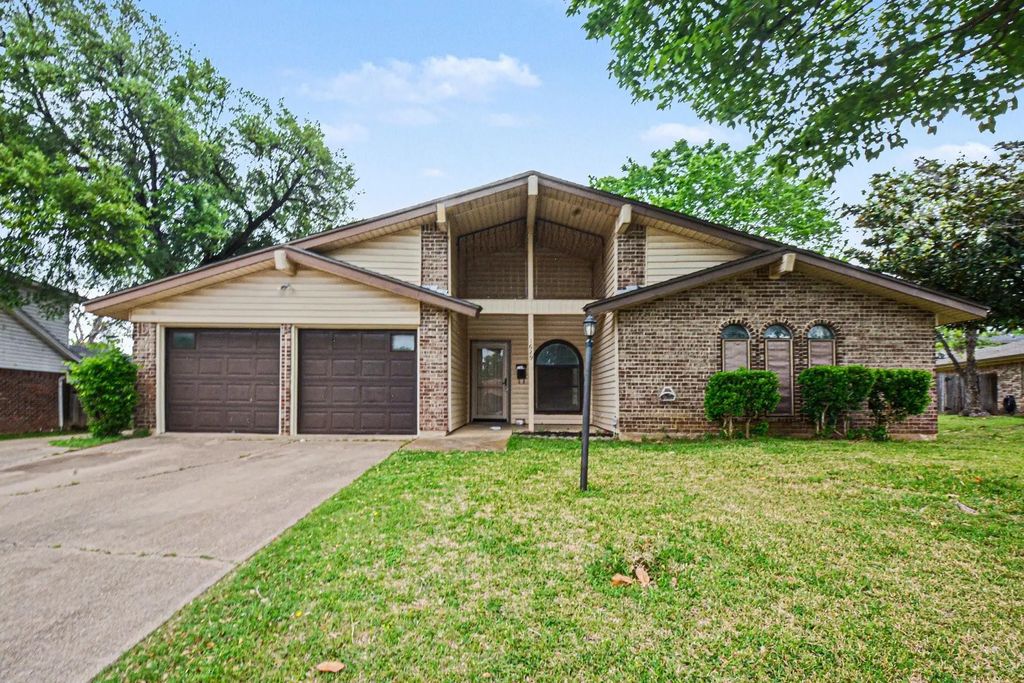 1629 Brent Court, Grand Prairie
