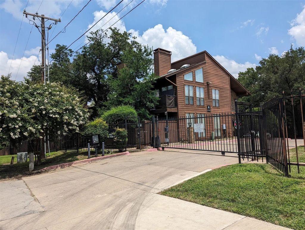 7522 Holly Hill Drive 59, Dallas