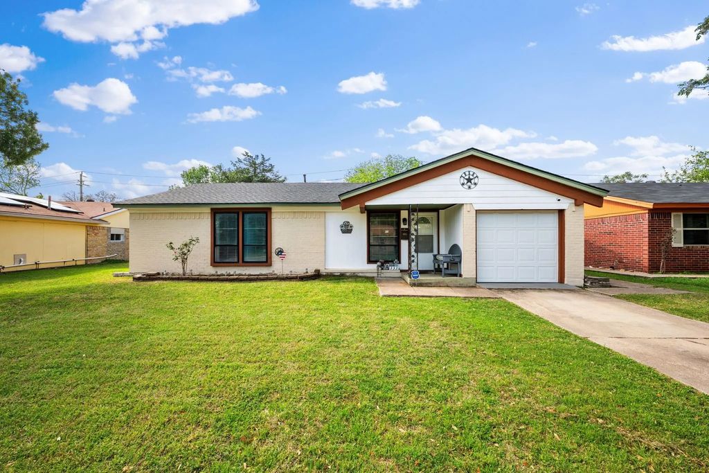 333 Sparks Street, Grand Prairie