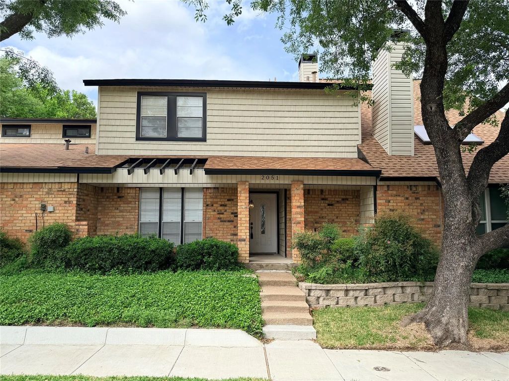 2051 Embassy Way, Carrollton