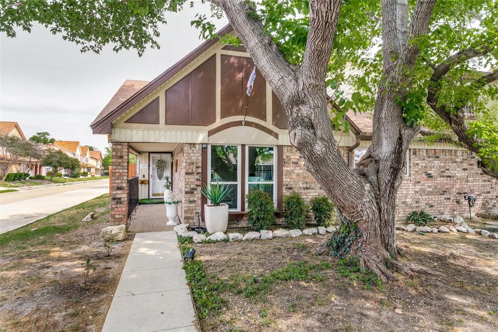 2001 Embassy Way, Carrollton