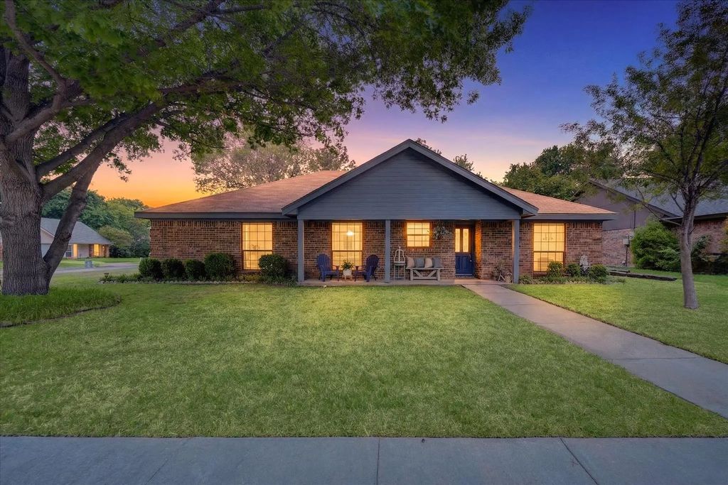300 Cindy Court, Keller