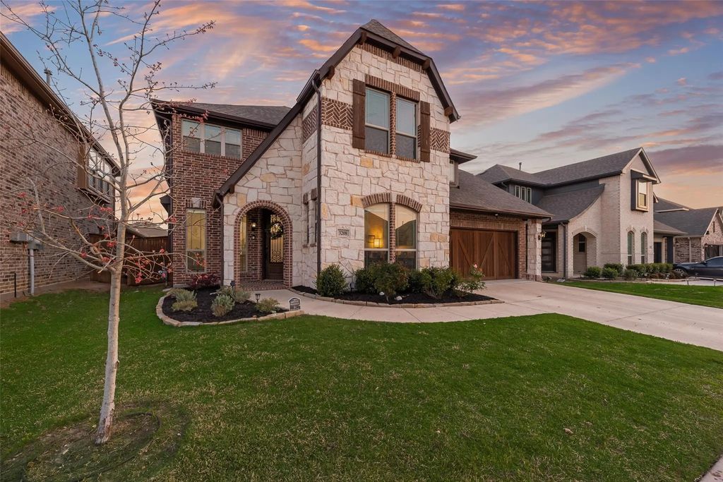 3208 Emerald Grove Lane, Fort Worth