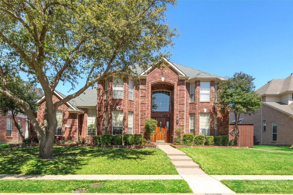 3825 Brookfield Drive, Plano