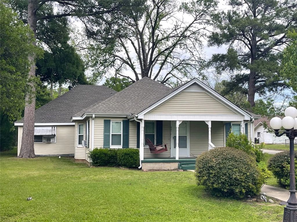 421 S 8th Avenue, Teague