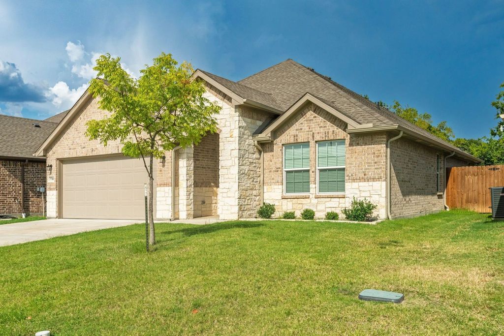 7701 Scott Lane, Greenville