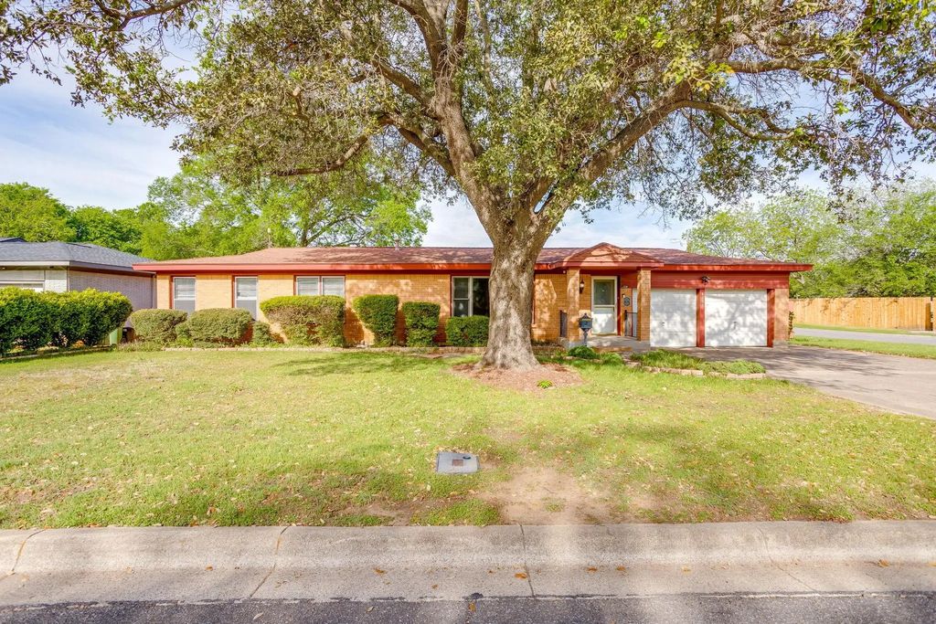 4221 Vance Road, North Richland Hills