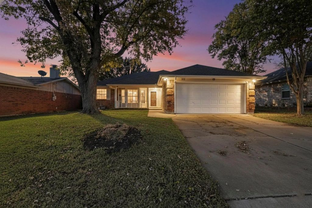 932 Freestone Drive, Arlington