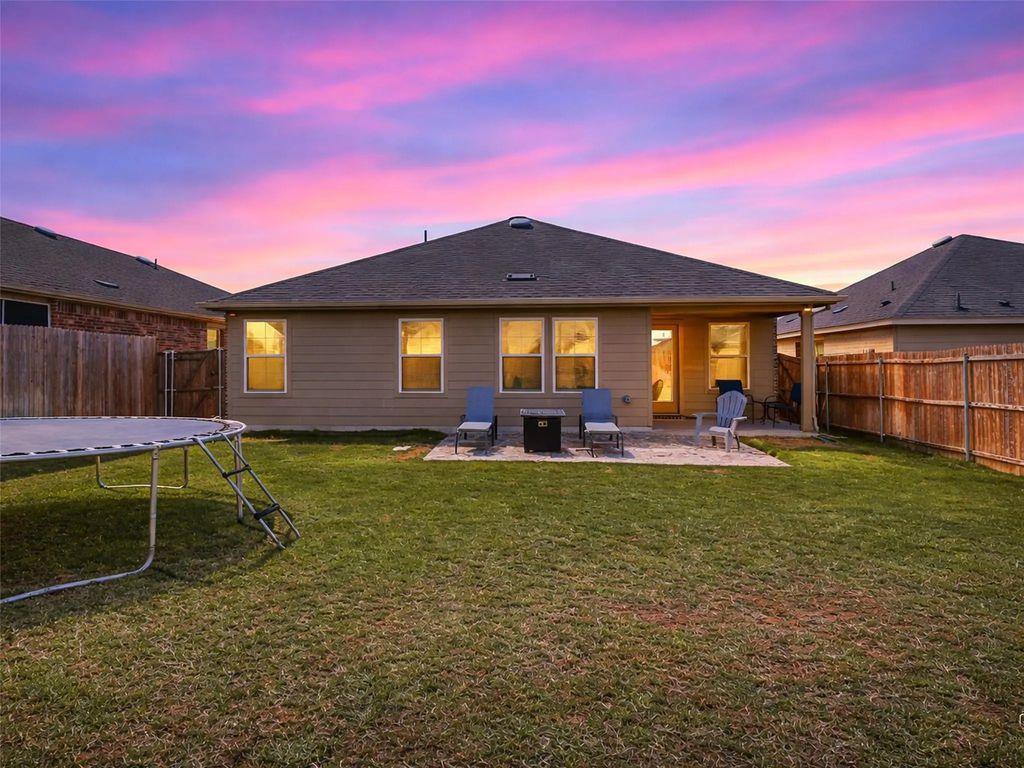 945 English Drive, Aubrey