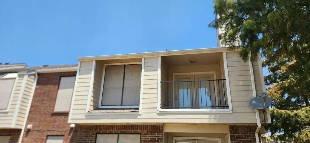 5706 Marvin Loving Drive 207, Garland